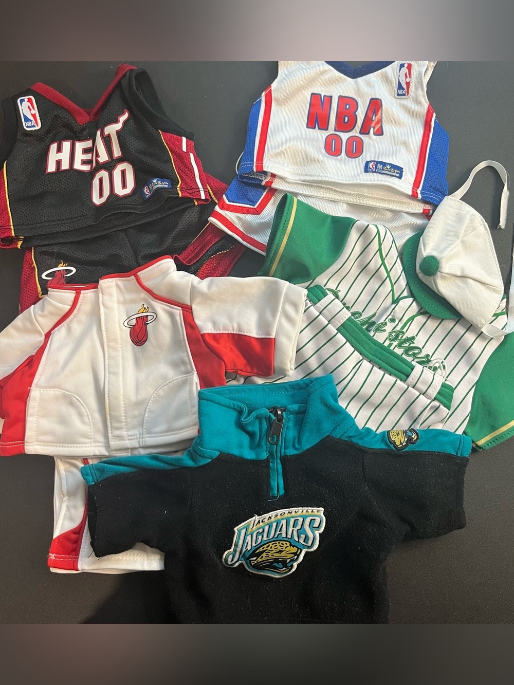 Build-A-Bear Sports bundle-Miami heat, jaguars. 10-pieces